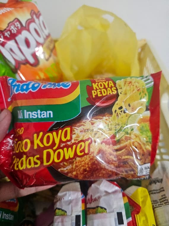 Indomie Mi Instan Soto Koya Pedas Dower