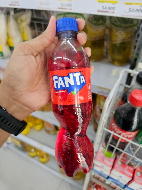 Fanta Rasa Stroberi